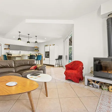Villa Nimes Bed & Breakfast