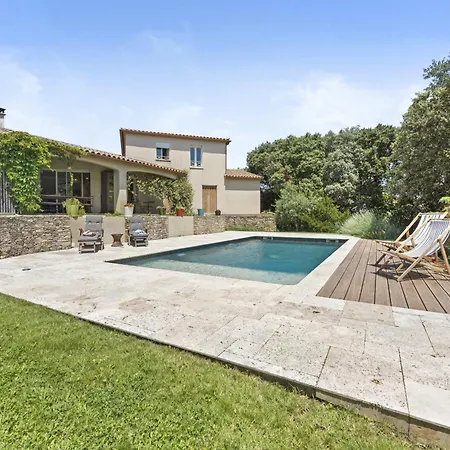 Villa Nimes Bed & Breakfast
